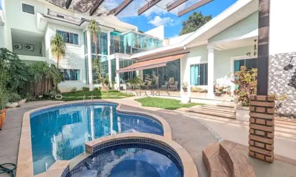 Casa com 3 quartos à venda na Rua Santa Joaquina de Vedruna, 2723, Zona 05, Maringá