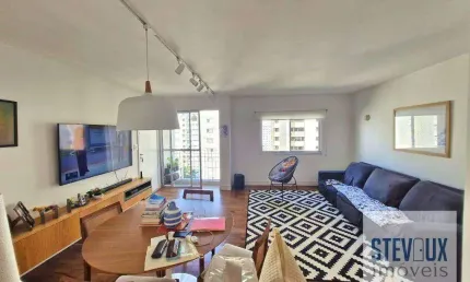 Apartamento reformado em andar alto  para venda em moema pássaros