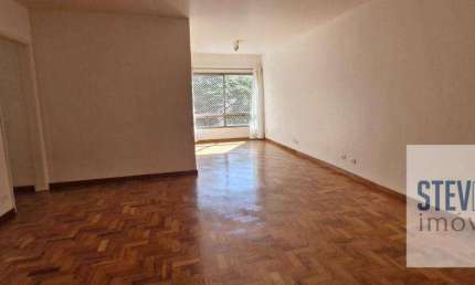 Apartamento reformado com lazer na melhor rua do Itaim Bibi