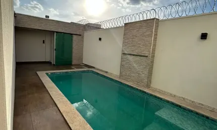 Casa com 4 quartos à venda no Jardim Botânico, Uberlândia 
