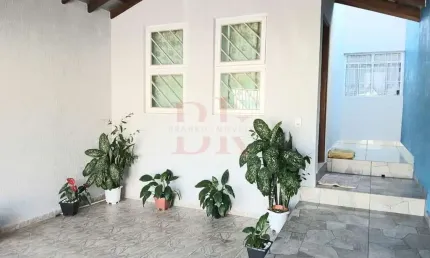 Casa para Venda em Itatiba, Jardim Galetto, 2 dormitórios, 1 banheiro, 2 vagas