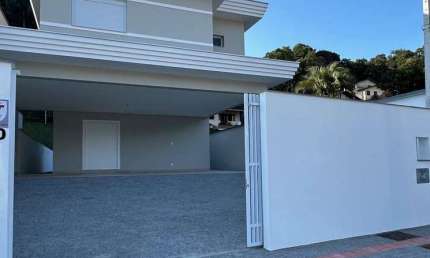 Casa com 2 dorms, Glória, Joinville - R$ 2.35 mi, Cod: 84
