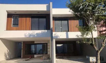 Sobrado com 3 dorms, Saguaçu, Joinville - R$ 1.45 mi, Cod: 223