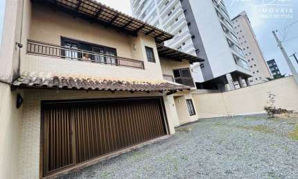 Sobrado com 3 dorms, Saguaçu, Joinville - R$ 1.4 mi, Cod: 247