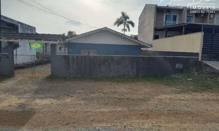 Casa com 3 quartos, Petrópolis, Joinville - R$ 280 mil, Cod: 195