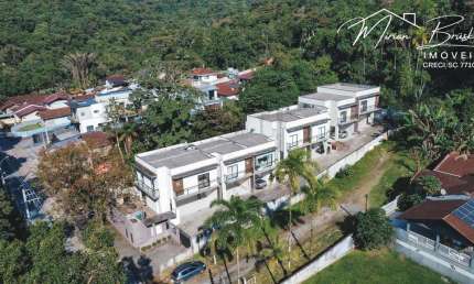 Sobrado de Condomínio com 4 quartos, São Marcos, Joinville - R$ 1.19 mi, Cod: 322