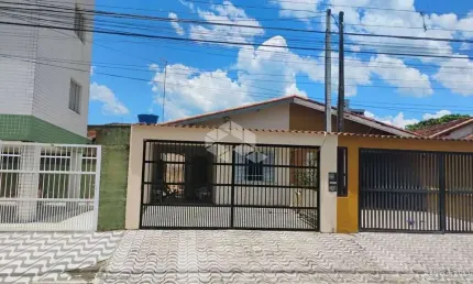 Casa com 2 quartos à venda na Casimiro De Abreu, 41, Solemar, Praia Grande