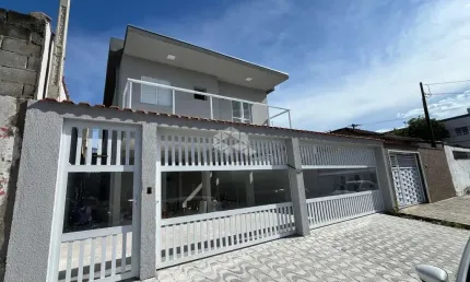 Casa de condomínio, 02 dorms. (01 suite) 01 vaga de garagem. vila tupiry, praia grande sp.