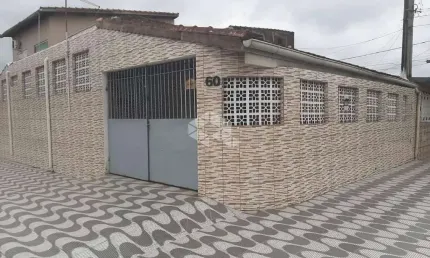 Casa p/ venda 02 dorms. amplos cômodos na zona 02 da tupi. praia grande sp.