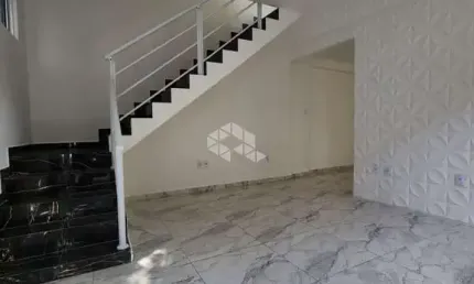 Sobrado em condomínio com 02 Dormitórios , 01 salas, 02 banheiros