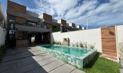 Linda casa à  venda no Liberty, Eusébio, Porteira fechada e com piscina por apenas R$650.000