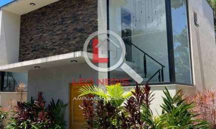 Casa em Condomínio fechado Próximo a Praia de Boissucanga.