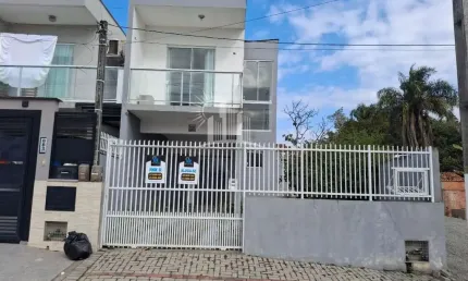 Casa para locação em balneário piçarras, itacolomi, 3 dormitórios, 1 banheiro, 1 vaga