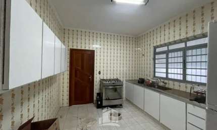 Casa com 3 quartos à venda no Paraíso, Araçatuba  por R$ 520.000