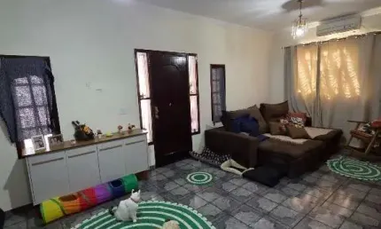Casa com 3 quartos à venda no Planalto, Araçatuba  por R$ 400.000