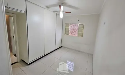 Casa com 2 quartos à venda no Umuarama, Araçatuba  por R$ 320.000