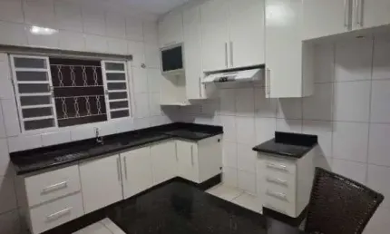 Casa com 3 quartos para alugar no Ipanema, Araçatuba  por R$ 2.000