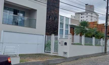 Casa com 2 quartos para alugar na Rua Visconde de Ouro Preto, Vila Nova, Blumenau