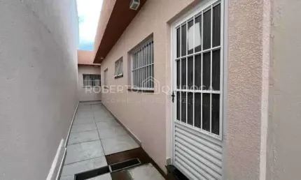 Casa com 2 quartos para alugar na Praça Pio XII, Jardim Brasil, Atibaia, 100 m2 por R$ 2.900