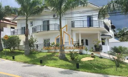 Aruã - Casa com 3 dormitórios à venda, 378 m² por R$ 2.100.000,00 - Parque Residencial Itapeti - Mogi das Cruzes/SP