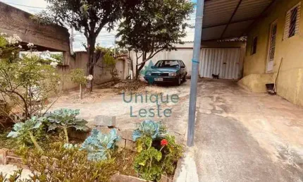 lote com 1 casa de 4 quartos, 2 kitnets, multi vagas , Dom Silvério