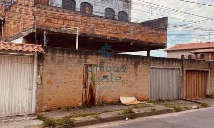 Casa com quintal e loja  Piratininga (Venda Nova), Belo Horizonte, MG