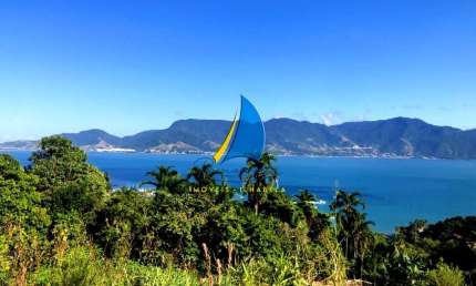 TERRENO EM ILHABELA - ESCRITURA DEFINITIVA E VISTA PARA O MAR - REGIÃO CENTRAL