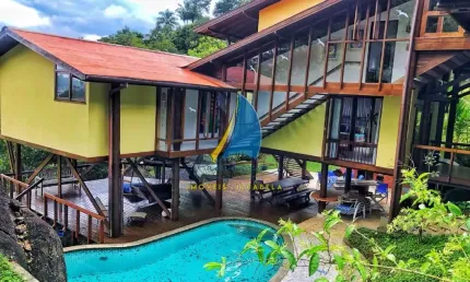 CASA EM CONDOMINIO - VISTA PARA O MAR - ESCRITURA DEFINITIVA. PORTEIRA FECHADA.