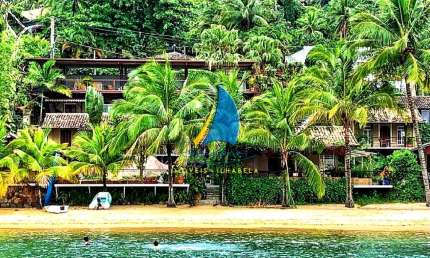 CASA PÉ NA AREIA - ALTO PADRÃO - REGIÃO CENTRAL - ILHABELA