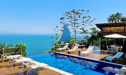 BELA RESIDÊNCIA EM COSTEIRA MAGNIFICA - 75m DE FRENTE PARA O MAR