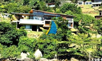 CASA NOVA DE ALTO PADRÃO EM COSTEIRA - FRENTE AO MAR