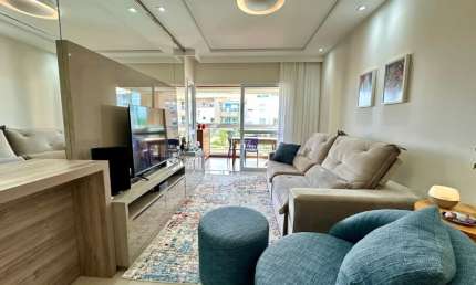 Apartamento com 2 dormitórios mobiliado e vista mar na praia do Campeche!