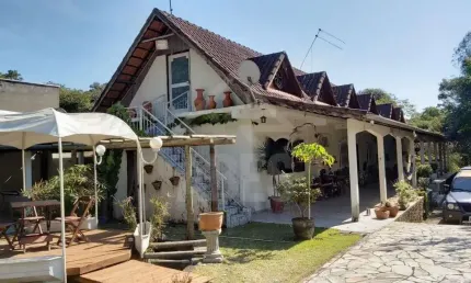 Chácara / sítio com 5 quartos à venda no Centro, Juquitiba  por R$ 980.000