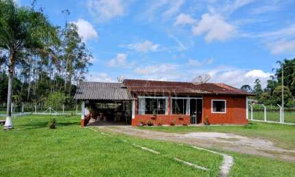 Chácara / sítio com 3 quartos à venda no Centro, Juquitiba  por R$ 450.000