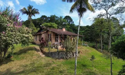 Chácara / sítio com 2 quartos à venda no Centro, Juquitiba  por R$ 880.000