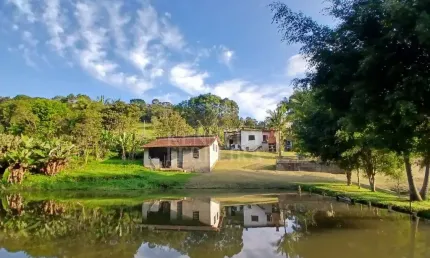 Chácara / sítio com 3 quartos à venda no Centro, Juquitiba  por R$ 650.000