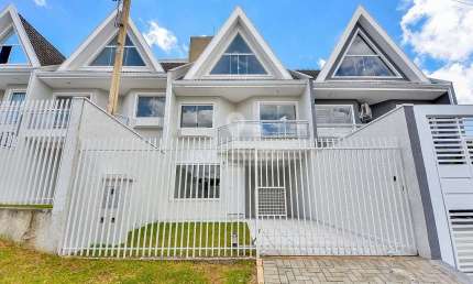 Sobrado triplex com 3 dormitórios à venda, 147 m² por R$ 849.900 - Novo Mundo - Curitiba/PR