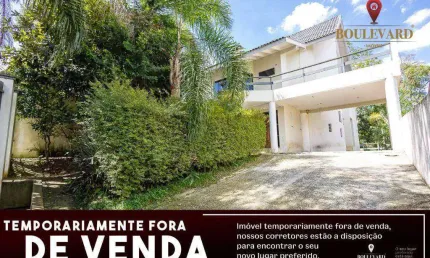 Casa com amplo quintal e 3 dormitórios à venda, 400 m² por R$ 890.000 - Barreirinha - Curitiba/PR