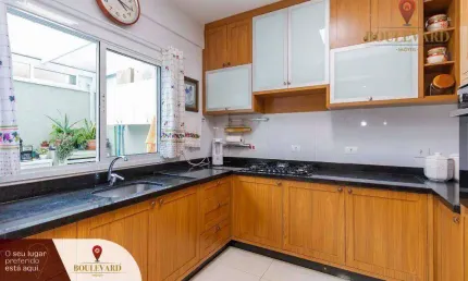 Sobrado em condomínio fechado com 3 dormitórios à venda, 205 m² por R$ 1.290.000 - Portão - Curitiba/PR