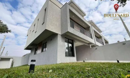 Sobrado novo de esquina com 3 dormitórios à venda, 196 m² por R$ 1.145.000 - Guabirotuba - Curitiba/PR