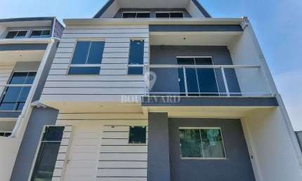 Sobrado com 4 dormitórios à venda, 180 m² por R$ 750.000,00 - Cajuru - Curitiba/PR