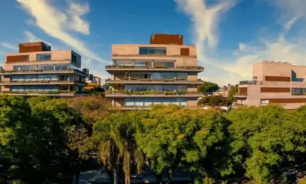 Cabral,  Casa Suspensa, Ed. Ícaro, 4 suítes, com 5 vagas, frente Graciosa Country Clube, à  Curitib
