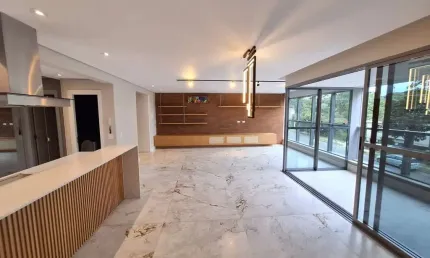 Bigorrilho, apartamento garden, decorado, 3 suítes, terraço privativo descoberto e 3 vagas. à venda