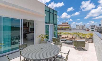 Cabral, Cobertura  Ed. Infinite,  Finamente  Mobiliada e Decorada, 216m² privativos, 3 suítes, espa
