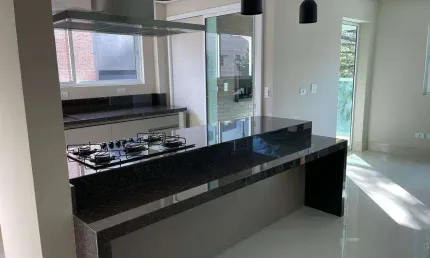Alto da Glória/ Juvevê, Ed. Paraguassu 101, apto 110m²privativos, 2º andar, sacada, churrasqueira,