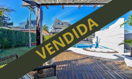 Jardim Social, casa 648m², com guarita, 4 quartos sendo 3 suítes, 3 vagas, piscina, Curitiba, PR