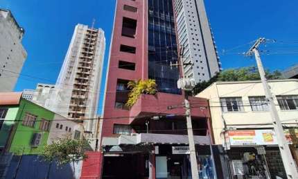 Conjunto comercial para vender no Centro de Curitiba, sala com 38 metros privativos, 6 andar, local