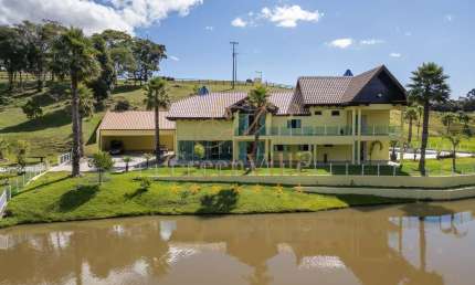 São José dos Pinhais, Haras cinematográfica, 90.000m², 5 suítes, lago, tanque de peixes, poço artes