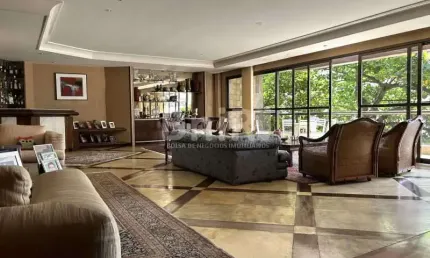 Apto em edifício de alto luxo a 150m da praia rua arborizada silenciosa  tendo segurança 24hs