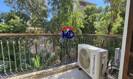 Próximo a Praça Varnhagen, 2 quartos sendo 1 suite, totalmente reformado, 1 vaga de garagem